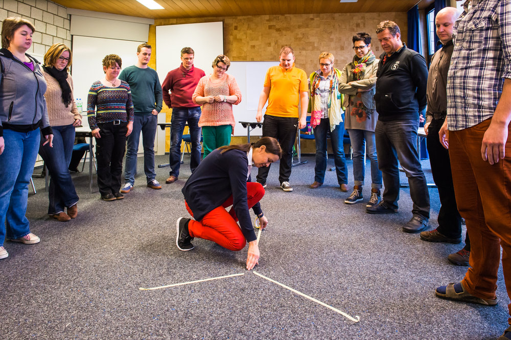 Sportgruppe und Trainer*in – sporthalle demonstration – meinsportnetz.nrw