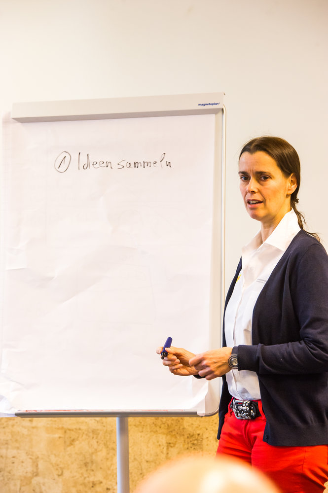 Frau Praesentation Whiteboard Seminar